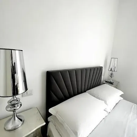 Virginia - Stazione Termini Apartment *