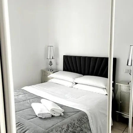 Virginia - Stazione Termini Apartment Rome